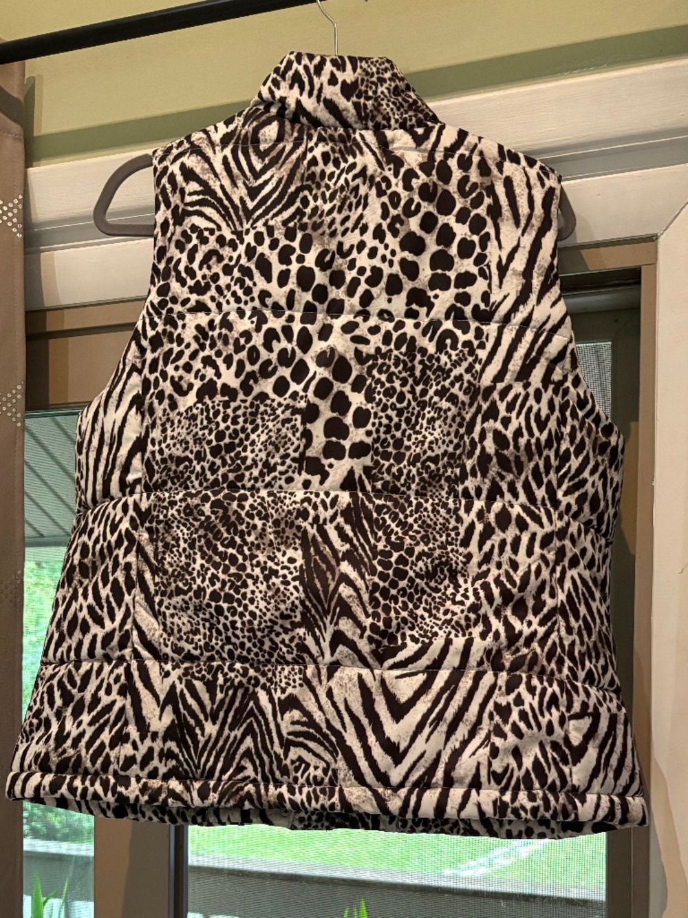 Animal Print Vest - Picture 5 of 6